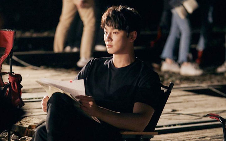 Beda dengan Adegan Asli, Begini Gemasnya Tingkah Yoon Shi Yoon Saat Syuting Tabrak Lari di 'Train'