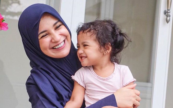 Shireen Sungkar Jawab Bijak Komentar Jahat yang Sebut Putri Bungsunya Anak Angkat