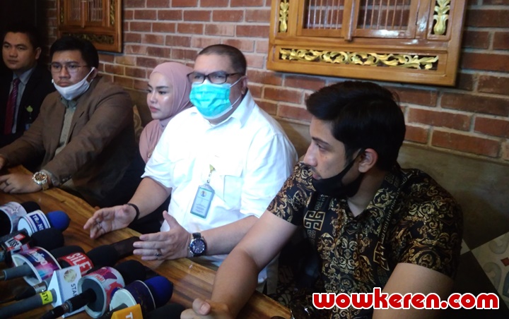 Reaksi Medina Zein Saat Irwansyah Ingin Laporan Balik