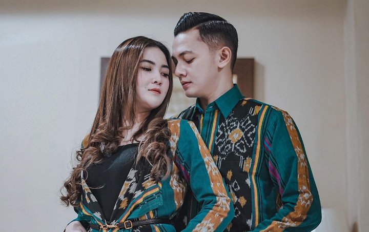 Heboh Undangan Pemberkatan Nikah Nella Kharisma, Agama Dory Harsa Jadi Perbincangan