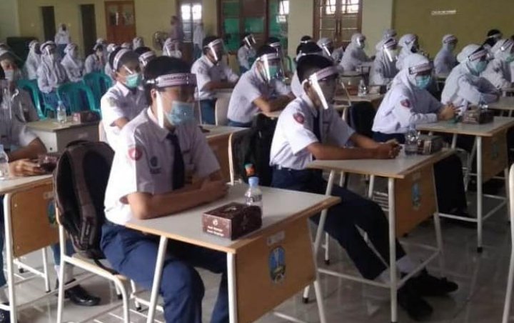 Gelar Sekolah Tatap Muka, Ini Alasan Guru SLB di Tulungagung Tak Gunakan Masker