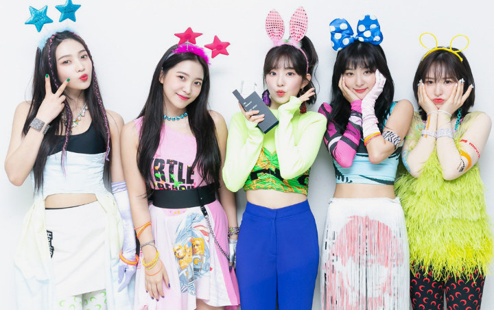 Red Velvet Rayakan Kembalinya Wendy dengan Pamer Momen Berlima, Tuai Reaksi Gemas Sampai Haru