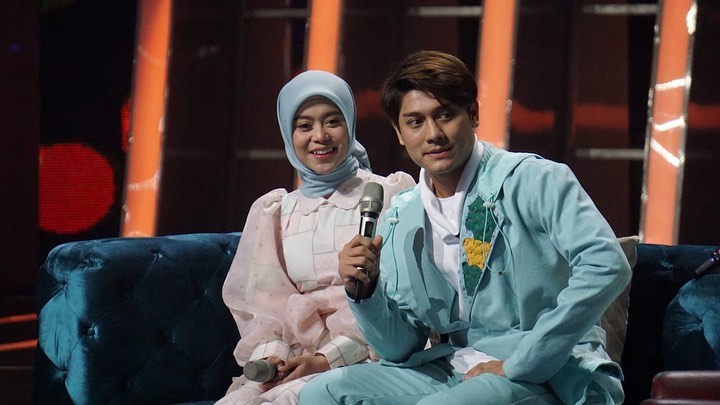 Billar Pilih Main Bola atau Jalan Bareng Lesti?
