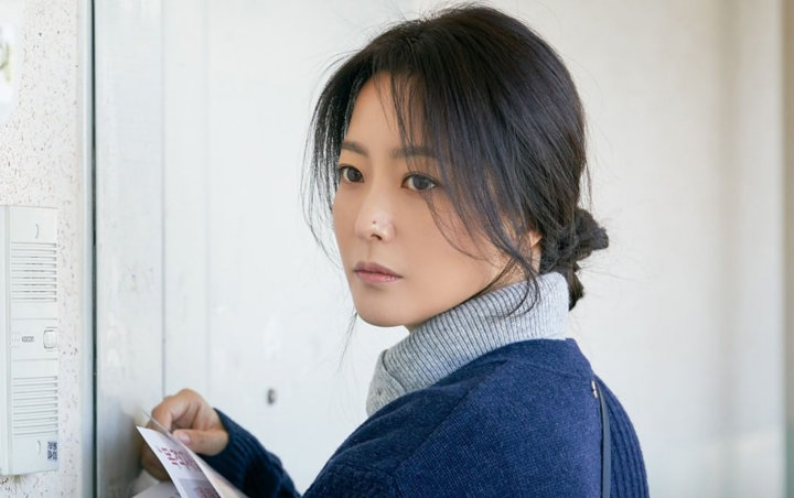 Kim Hee Sun Punya Kekhawatiran Seperti Ini Saat Perankan Dua Karakter Berbeda di 'Alice'