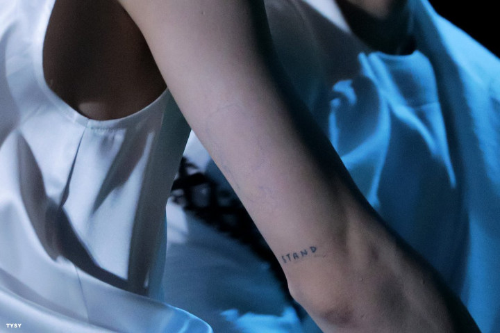 Tato Pudar di Lengan Taeyong NCT Bikin Penasaran Banget