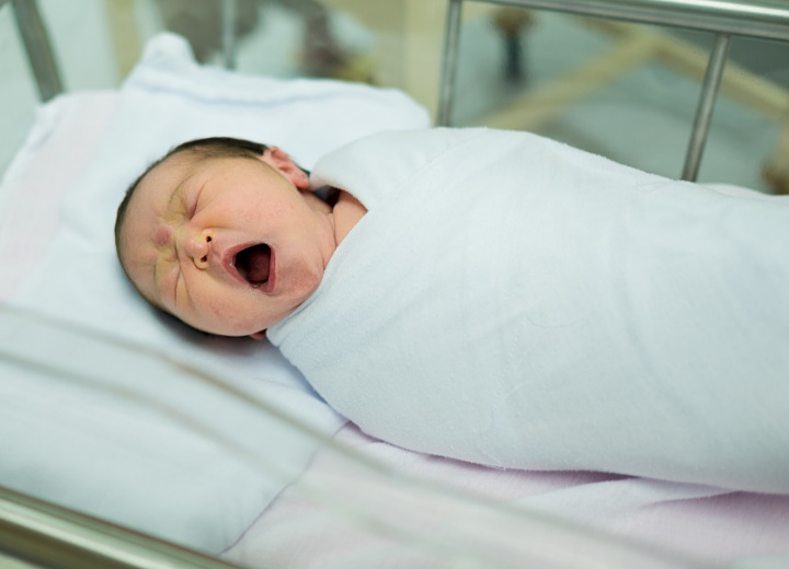 Membedong Bayi Terlalu Rapat