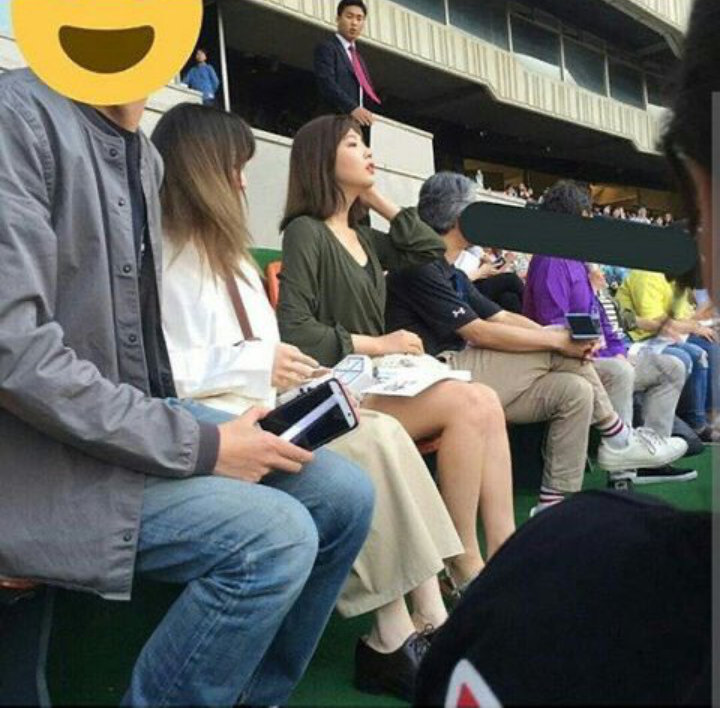 Kaki Wendy Red Velvet Bikin Kaget Saking Putihnya, Netizen Menolak Percaya