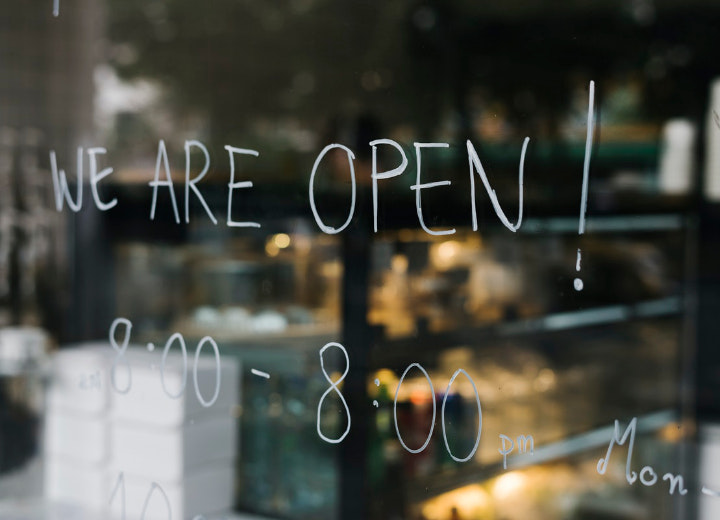 Pasarkan Secara Offline dan Online