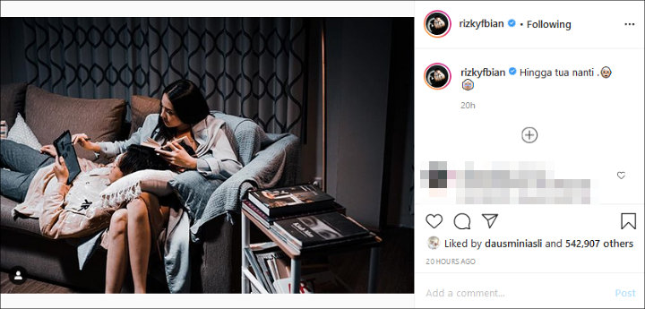 Rizky Febian Pamer Momen Rebahan Santai di Paha Anya Geraldine, Netter Pertanyakan Maksud Caption