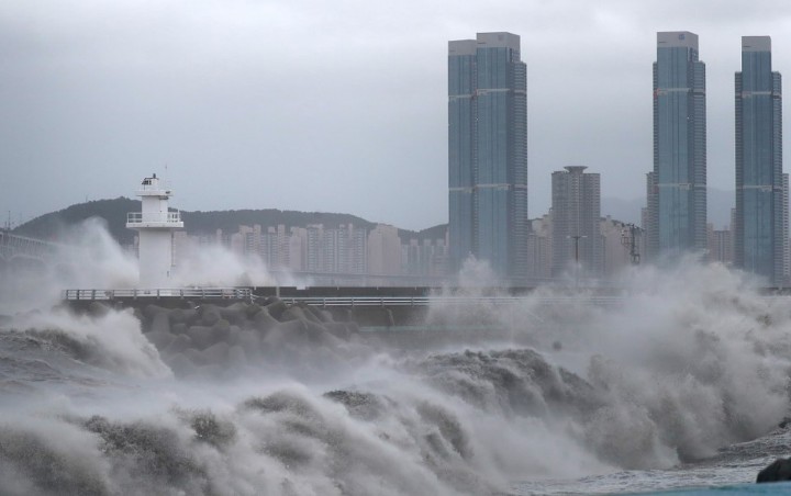 Terjang Jepang, Topan Haishen Kini Melaju Ke Arah Korea Selatan Dan