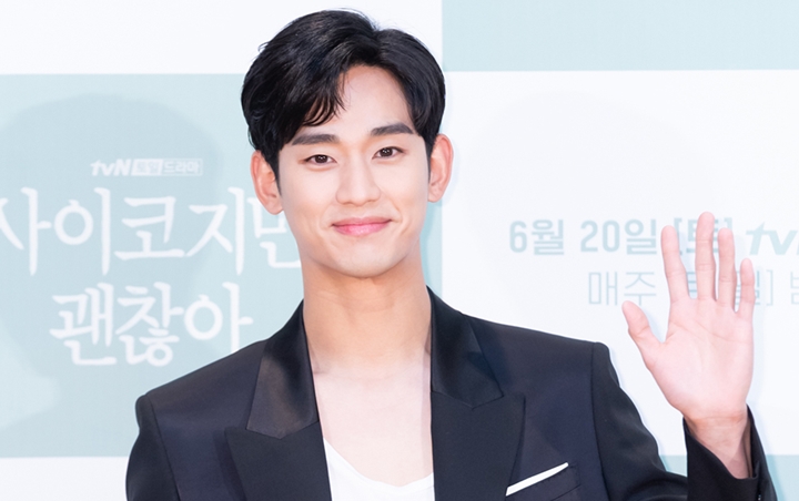 Kim Soo Hyun Picu Perdebatan Karena Kebiasaan Unik Saat Adegan Ciuman di Drama