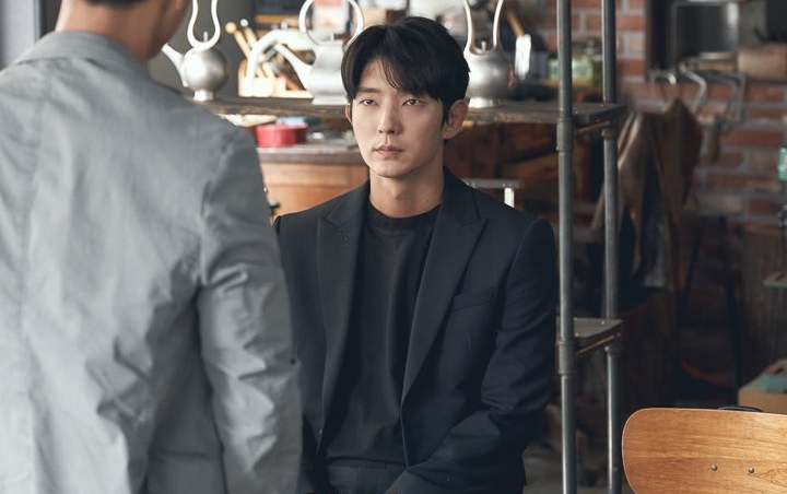 Ayah Lee Jun Ki Ternyata Dibunuh Secara Sadis di 'Flower of Evil', Fans Pertanyakan Hal Ini