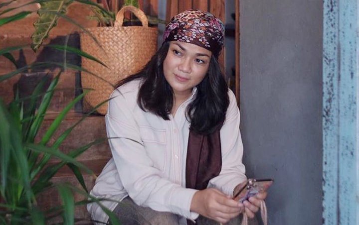 Nirina Zubir Umumkan Tak Akan Pakai Masker Saat Bersepeda, Ini Alasannya