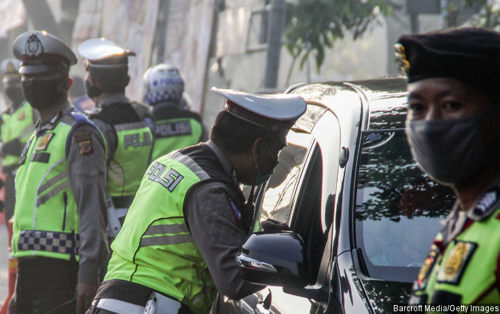Pemobil Diwajibkan Pakai Masker, Ini Kata Ahli Paru Soal Risiko Penularan Corona di Mobil