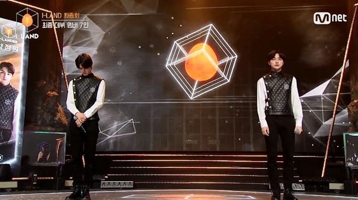 K dan Daniel Nangis Gagal Debut Boy Grup \'I-LAND\', Ucapkan Salam Perpisahan Ini