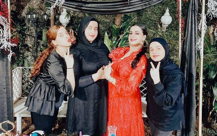 Tasya Farasya Pamer Foto Lawas Bareng Keluarga, Gaya Fashion 'Blaster' Seragam Jadi Sorotan