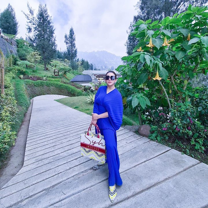 Penampilan Cetar Syahrini