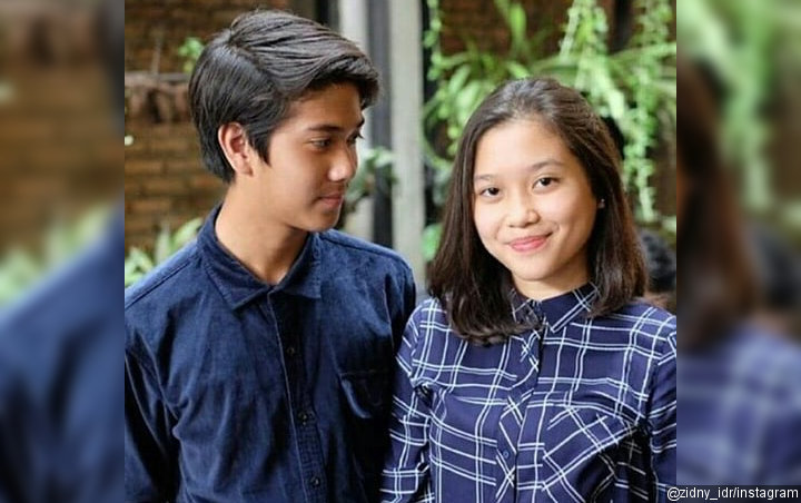 Pakai Kaos Couple, Foto Iqbaal Rayakan Ultah Zidny 'Pacar Cantik' Sambil Rangkulan Bikin Geger