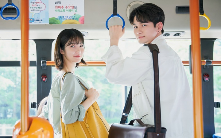 'More than Friends' untuk dua episode perdananya mencatat rating pas-pasan dikisaran angka 1 persen. Drama ini tayang setiap Sabtu - Minggu malam menggantikan 'Graceful Friends'.
