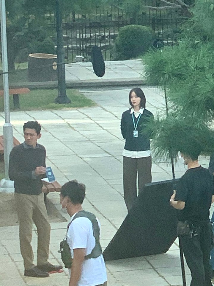 Penampilan Yoona SNSD Dengan Rambut Pendek Syuting \'Hush\' Jadi Sorotan