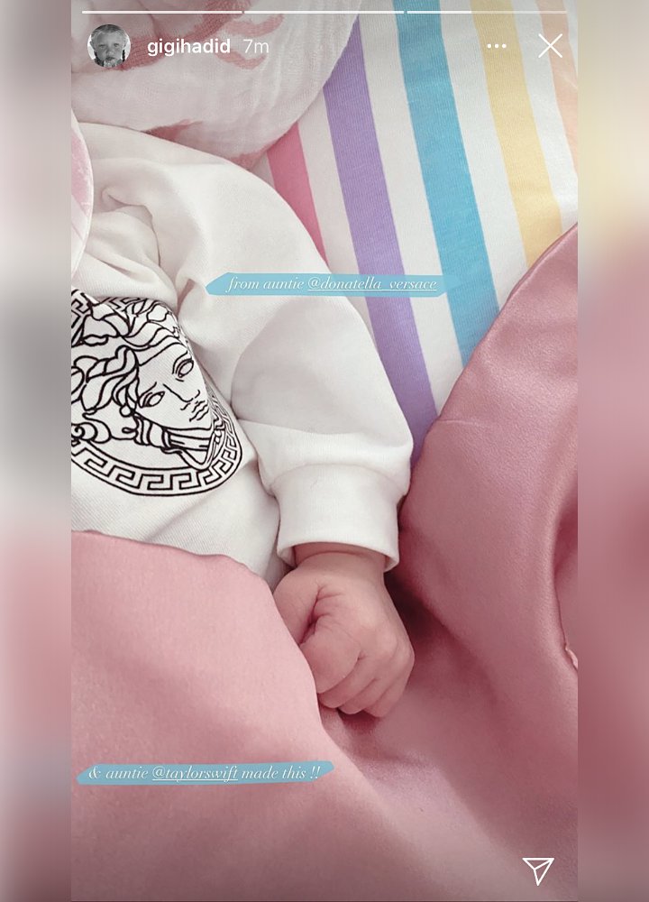 Hadiah Taylor Swift untuk Putri Gigi Hadid