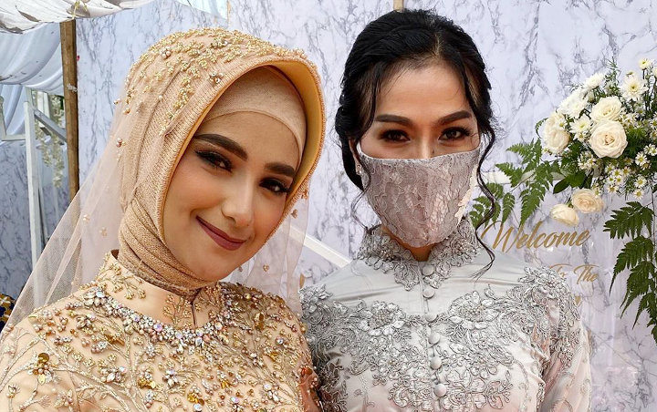 Nadya 'Bumil' Curi Hati Iis Dahlia Mama Rizki DA, Potret Senyum Tegar-Cantik di Sawah Banjir Pujian