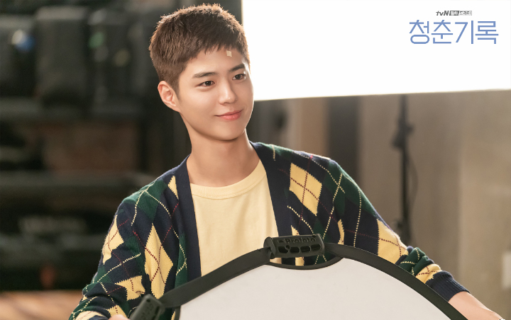 Sering Konflik di Drama, Park Bo Gum Rupanya Jadi Kesayangan Keluarga Saat Syuting 'Record of Youth'