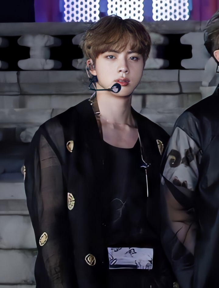 Jin BTS Seksi Banget Pakai Hanbok Transparan, Dipuji Cocok Jadi Pangeran