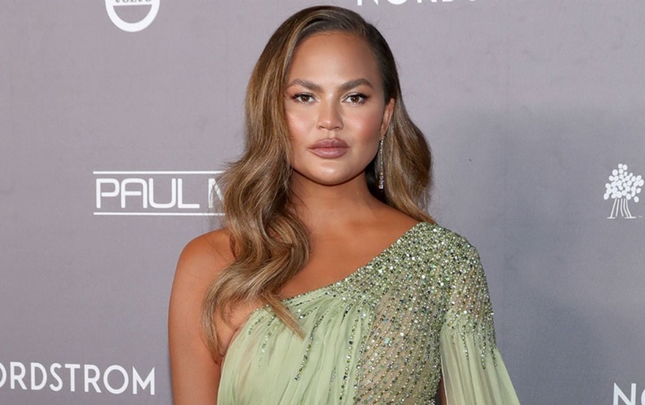 Chrissy Teigen Keguguran Setelah Alami Pendarahan Hebat di Kehamilan Ketiga