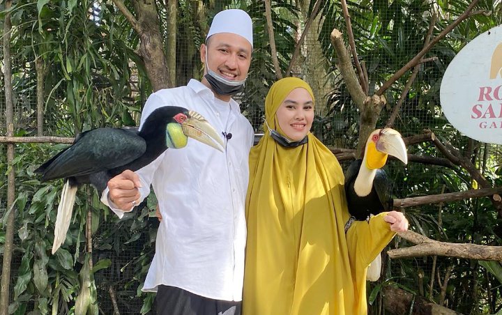 Kartika Putri Olahraga Bareng Habib Usman, Pilihan Busana Jadi Sorotan