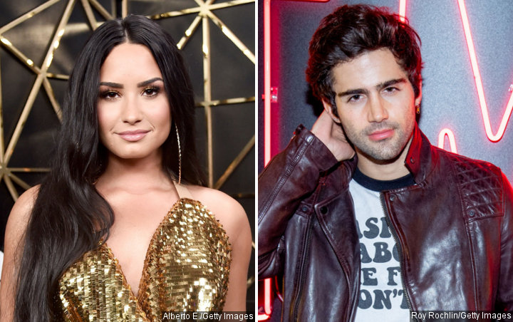 Max Ehrich Ngotot Akui Diputuskan Sepihak, Demi Lovato Malu Bukan Main