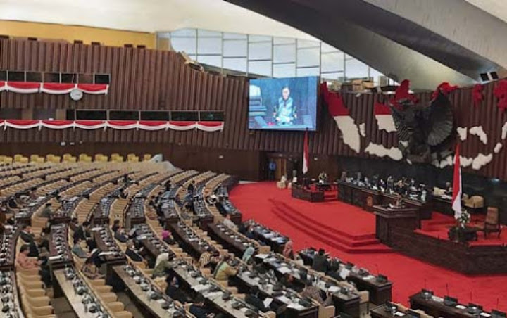 Ketua DPR Puan Maharani Diduga Matikan Mikrofon Anggota Dewan Yang Tolak Omnibus Law