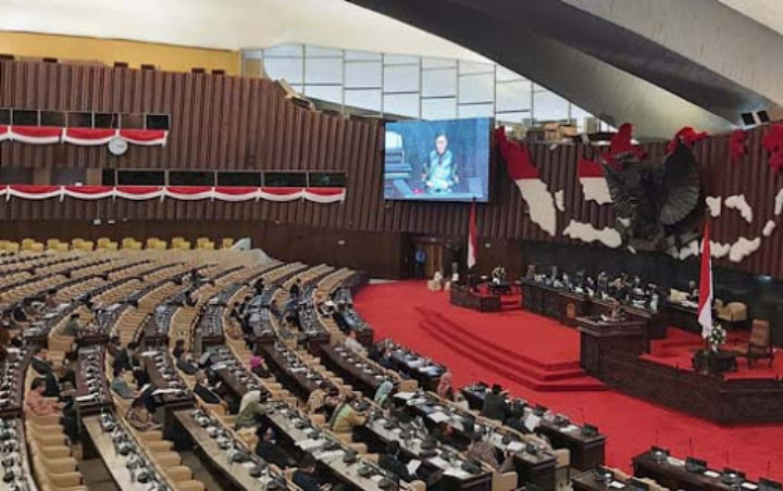 Ketua DPR Puan Maharani Diduga Matikan Mikrofon Anggota Dewan Yang Tolak Omnibus Law