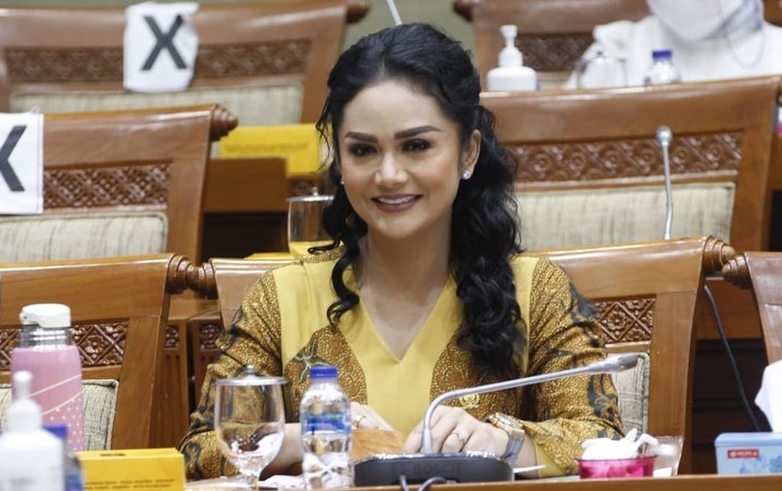 Krisdayanti 'Ibu DPR' Bantah UU Cipta Kerja Manjakan Pengusaha dan Investor