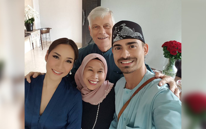 Bunga Citra Lestari Kirim Buket Bunga di Hari Anniversary Sang Mertua, Tulis Pesan Manis Ini