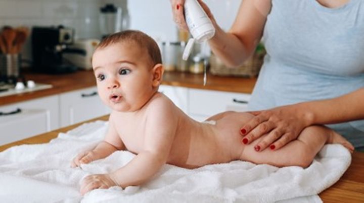 Jaga Kulit Bayi Selalu Bersih dan Kering