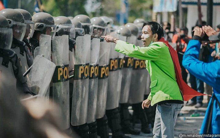Beredar Kabar Polisi Menangkap Relawan Medis di Demo Omnibus Law Surabaya, Ini Faktanya