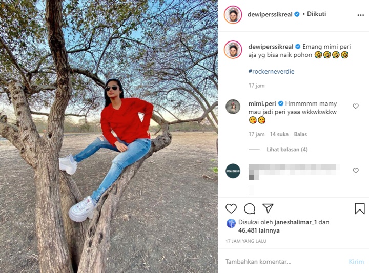 Dewi Persik Santuy Pose Kece di Atas Pohon, Nama Mimi Peri Terseret