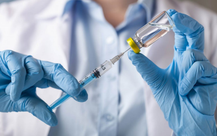 Siap Disuntikkan November, Vaksin COVID-19 Dinilai Tak Serta Merta Pulihkan Ekonomi RI