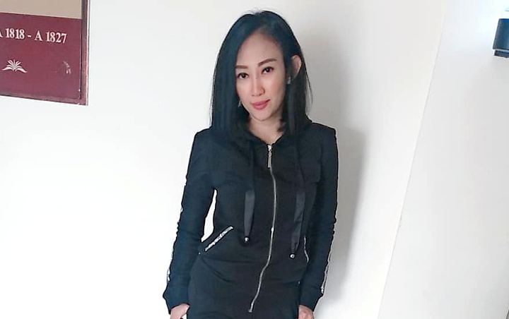 Dewi Sanca Sisakan Satu Foto Berhijab di Instagram, Bakal Botakin Rambut Efek Kemoterapi?