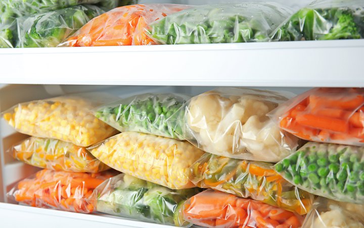 Jangan Dibekukan! 7 Makanan Ini Enggak Boleh Masuk Ke Freezer Karena