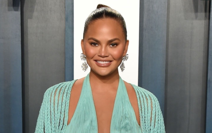 Chrissy Teigen Akhirnya Bagikan Kabar Terbaru Usai Bungkam Pasca Keguguran