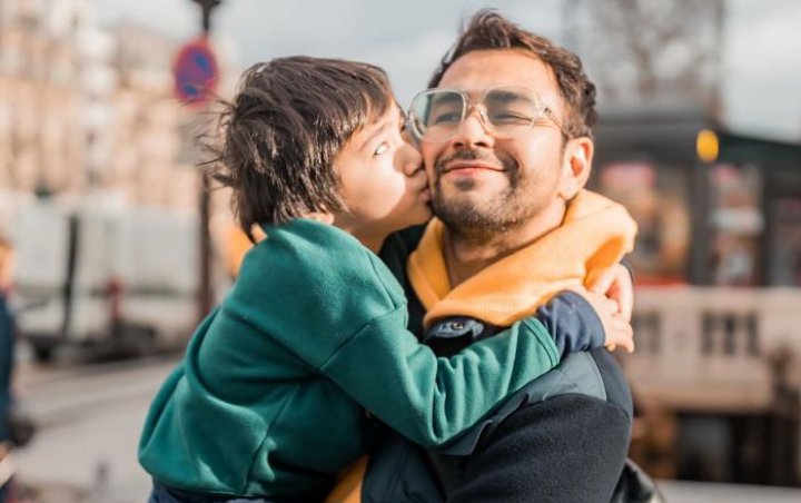 Raffi Ahmad Berusaha Buktikan Rafathar Tak Mirip Artis Korea, Deretan Foto Ini Langsung Disorot