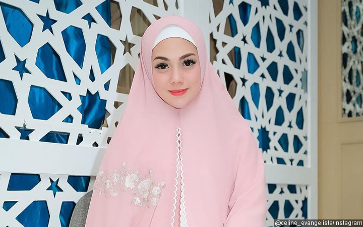 Dulu Sentil Isu Celine Nikah Sesama Jenis, Ibunda Mualaf Jadi Adem Berkat Pengajian