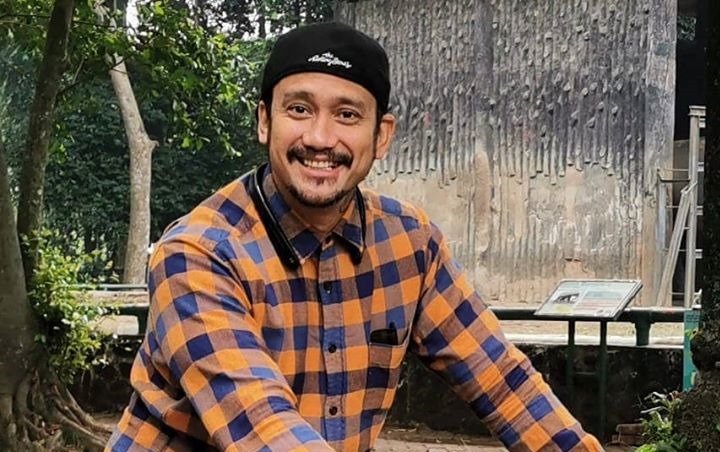 Tora Sudiro Bicarakan Adegan Ciuman dengan Surya Saputra di Film 'Arisan!'
