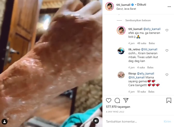 Tangan \'Melepuh\' Titi Kamal Bikin Sang Mama Khawatir, Fitri Tropica Gemes