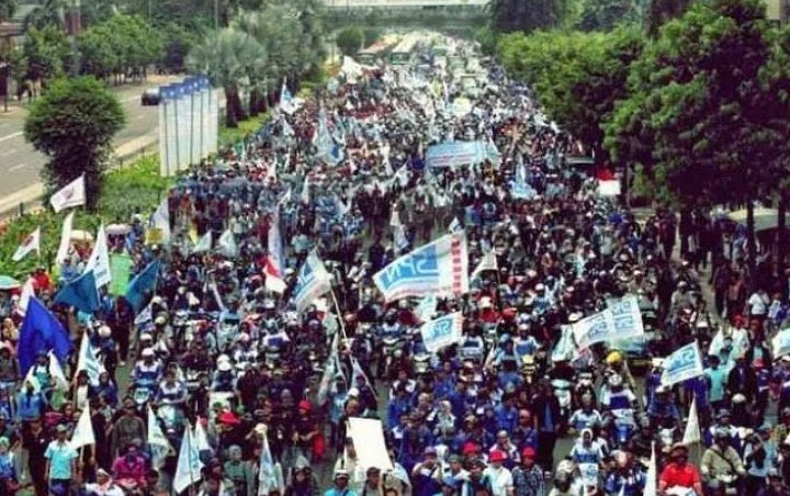Ancaman Aksi Demo Besar-besaran Mengintai Bila Jokowi Teken UU Cipta Kerja