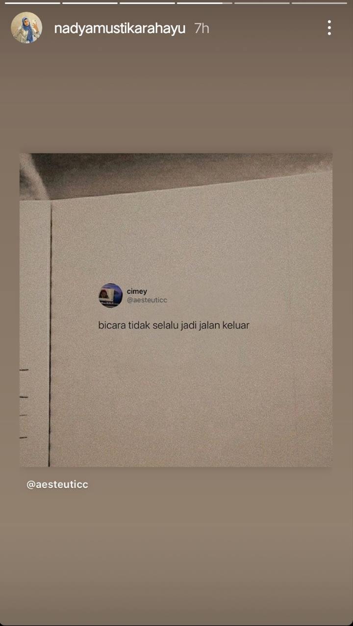 Nadya Istri Rizki DA Dikhawatirkan Netizen Gegara Hujan-hujanan Naik Motor, Ungkap Alasan Bungkam