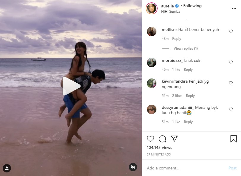 Gendong Aurelie Moeremans Lari-Larian Di Pantai, Hanif Disindir Menang Banyak