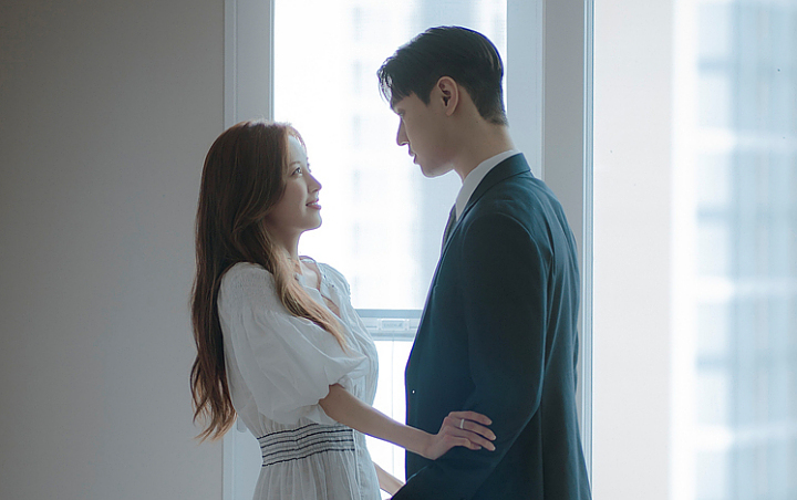 Bukan Go Kyung Pyo, Chemistry Seohyun dengan Pemeran 'Private   Lives' Ini Jadi Sorotan Netizen